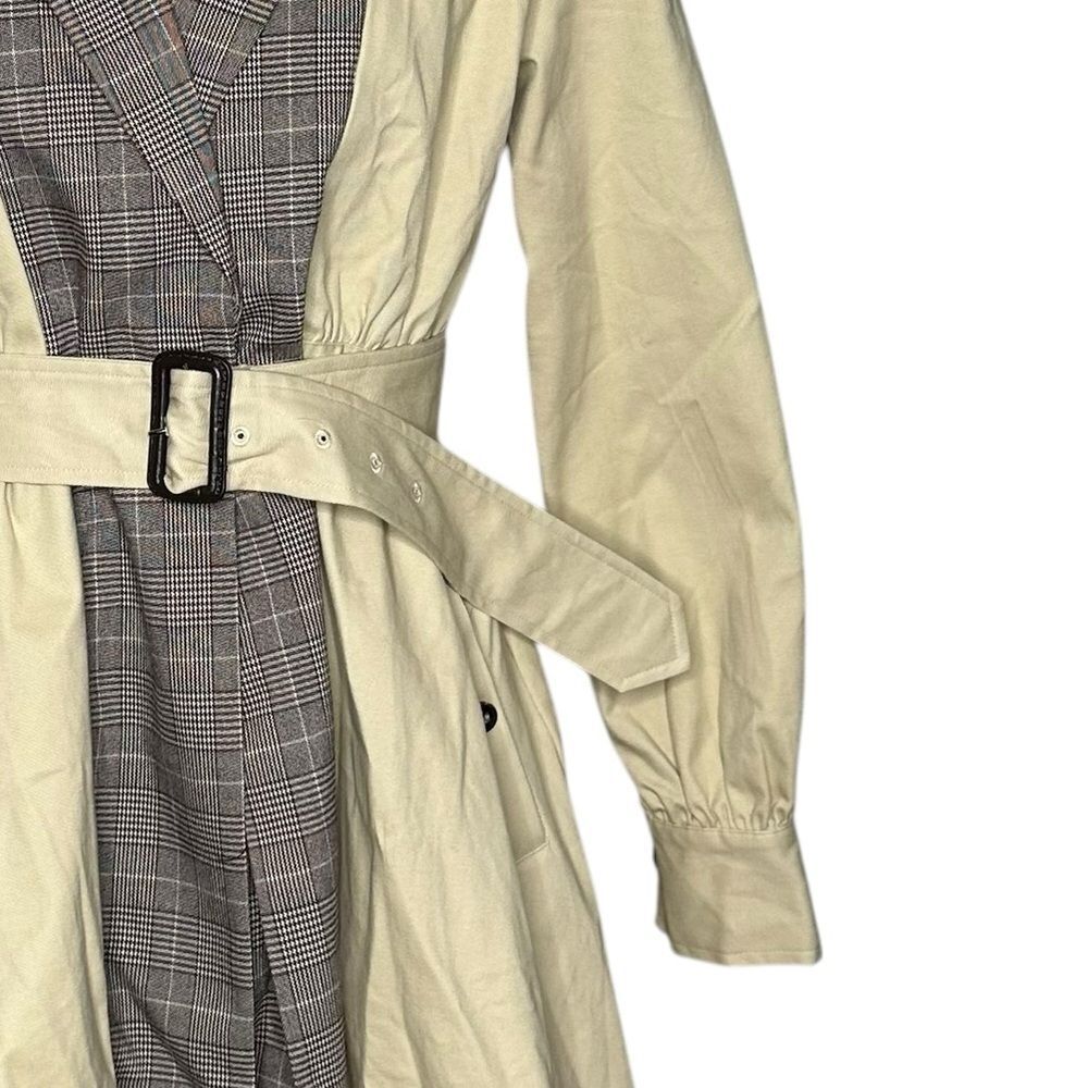 L’ATISTE Tan Plaid Belted Mini Trench Coat | Size L - Picture 4 of 10